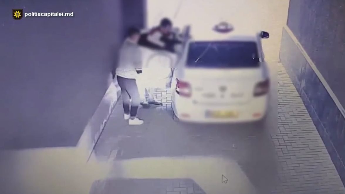 Au furat o mașină de spălat și un televizor, dar nu au reușit să le vândă. Doi tineri riscă până la 4 ani de pușcărie