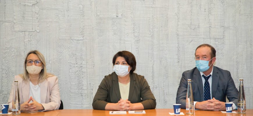 Slusari acuză guvernarea PAS că ar fi luat mită pentru eliberarea autorizației uzinei de la Râbnița: Țin ”крыша” regimului separatist