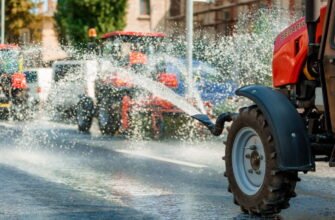 FOTO// Străzile din Orhei, stropite cu apă, pentru a reduce disconfortul creat de caniculă