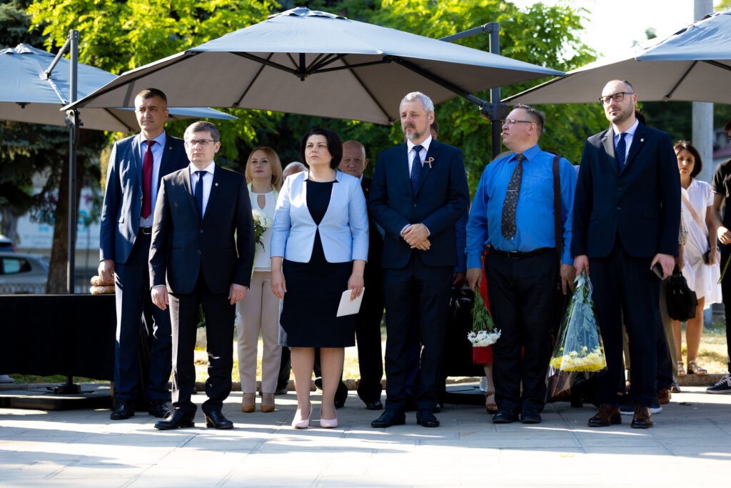 52197381021 a302853968 k