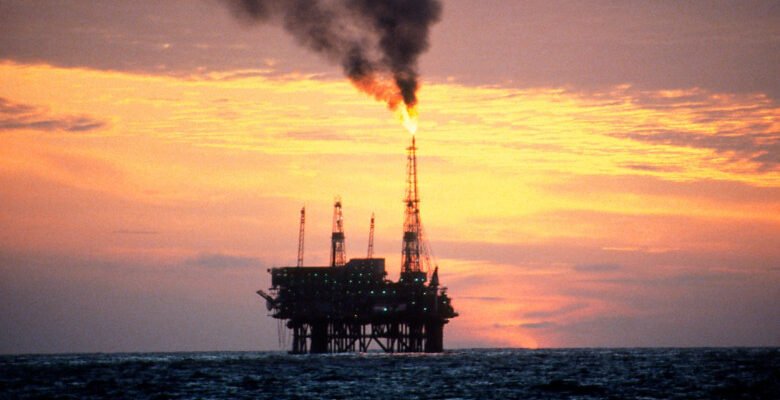Petrolul a revenit în Europa sub pragul psihologic de 100 de dolari per baril