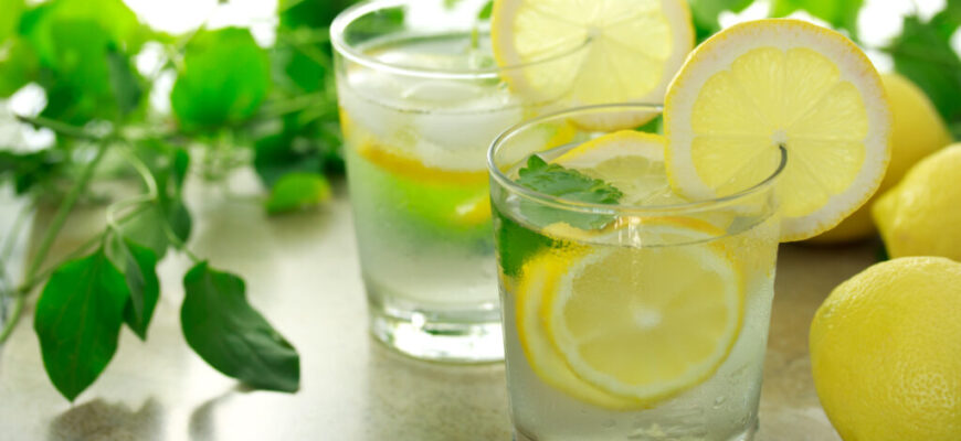 apa cu lamaie limonada 1024x683 1