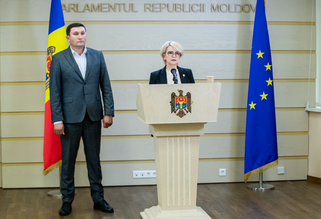 Deputați PSRM: Din vina celui mai incompetent guvern, oamenii supraviețuiesc cum pot 2 briefingweb2048 2