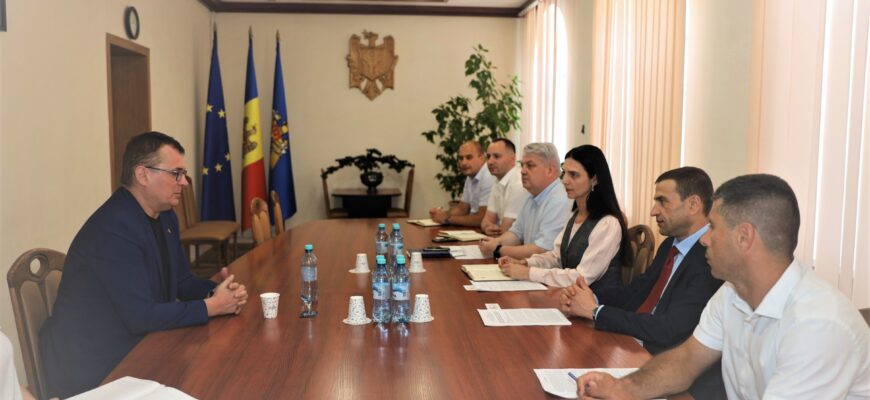 conducerea serviciului vamal a avut o intrevedere cu asociatia investitorilor din romania