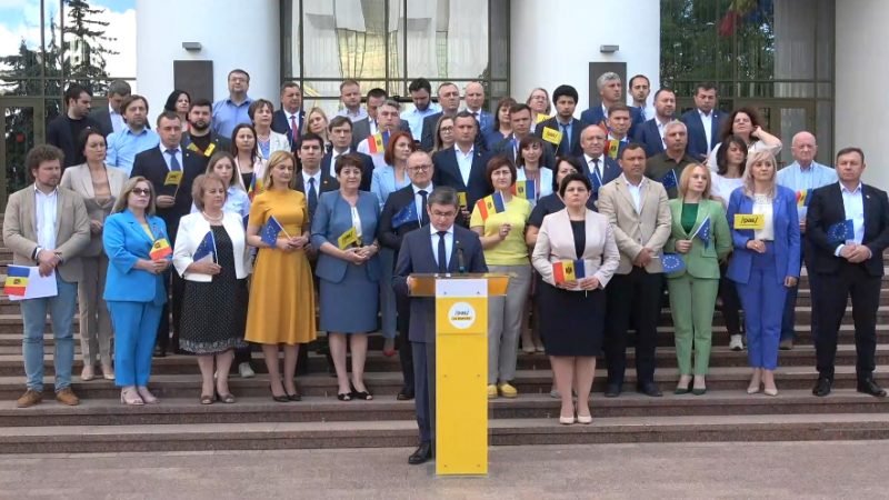 ”Laudă-mă gură că am făcut... NIMIC”. Noi populisme ale celor din PAS la un an de guvernare