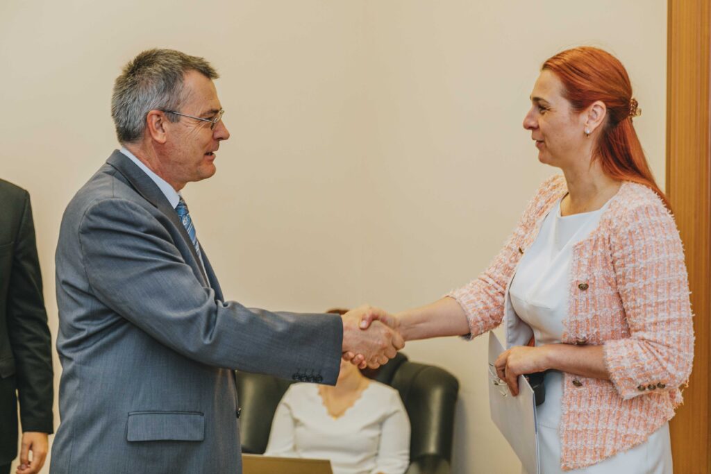 Ministrul MAI a avut o întrevedere cu Ambasadorul Republicii Slovace în Republica Moldova 1 mai 0055 1