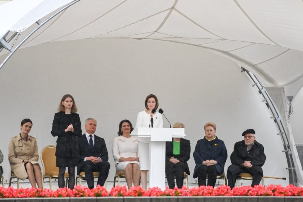 VIDEO// Maia Sandu a primit Ordinul Vytautas cel Mare, cel mai înalt premiu de stat din Lituania 1 VIDEO// Maia Sandu a primit Ordinul Vytautas cel Mare, cel mai înalt premiu de stat din Lituania