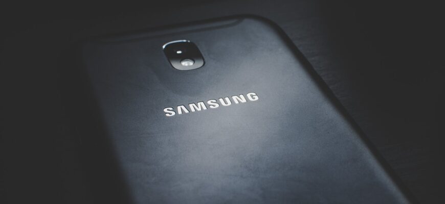close up photo of black samsung phone