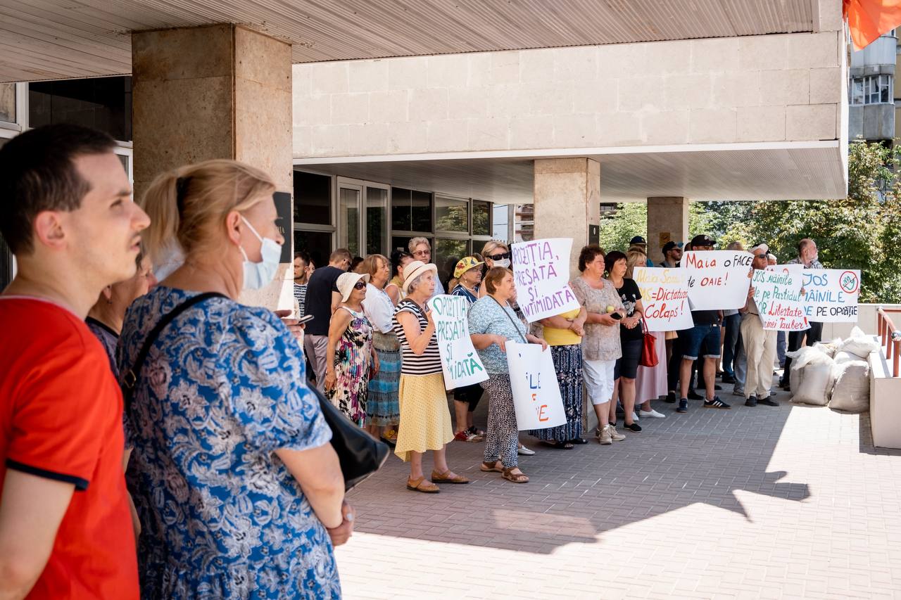 FOTO// Protest în susținerea Marinei Tauber: Partidul „ȘOR” îi stă guvernării ca un os în gât, pentru că este singurul care lucrează pentru oameni