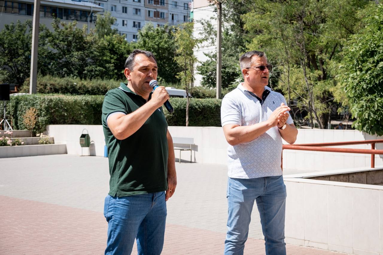 FOTO// Protest în susținerea Marinei Tauber: Partidul „ȘOR” îi stă guvernării ca un os în gât, pentru că este singurul care lucrează pentru oameni