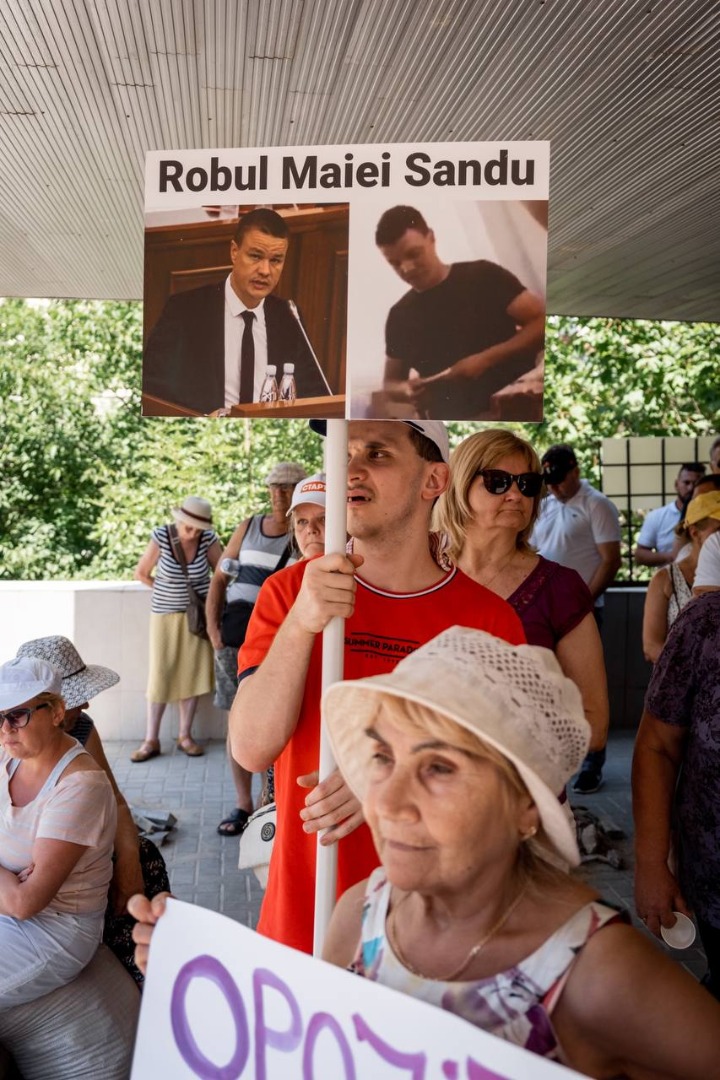 FOTO// Protest în susținerea Marinei Tauber: Partidul „ȘOR” îi stă guvernării ca un os în gât, pentru că este singurul care lucrează pentru oameni