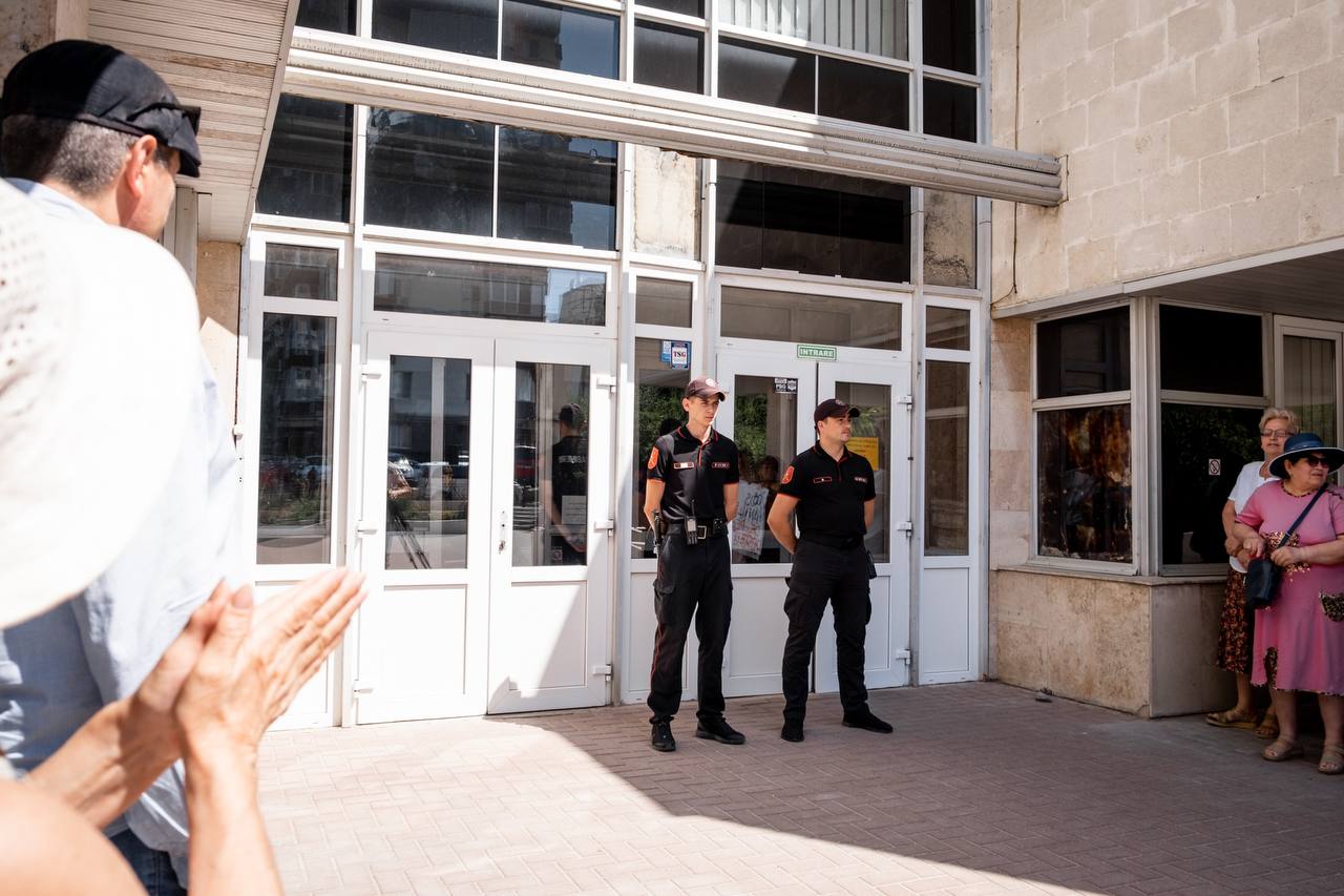 FOTO// Protest în susținerea Marinei Tauber: Partidul „ȘOR” îi stă guvernării ca un os în gât, pentru că este singurul care lucrează pentru oameni