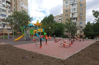 FOTO// Programul municipal de construcție și amenajare a terenurilor de joacă în spații publice sau spații verzi, în plină desfășurare 1 programul municipal de constructie si amenajare a terenurilor de joaca in spatii publice sau spatii verzi in plina desfasurare
