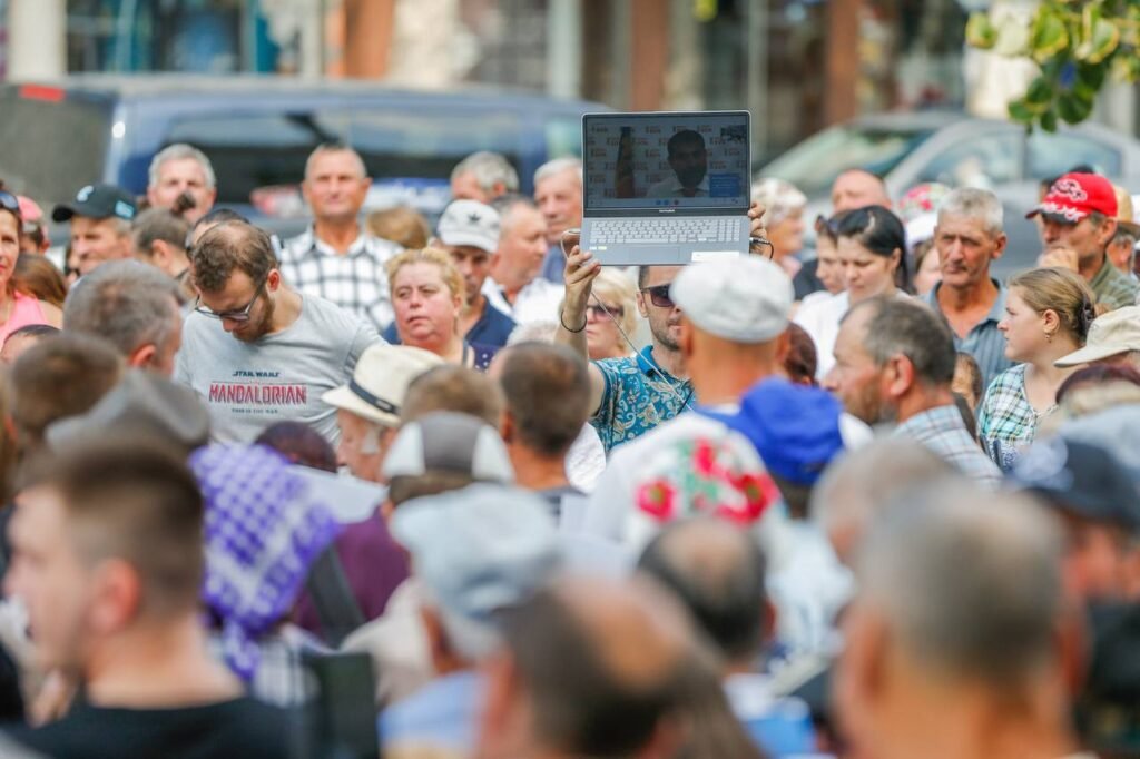 FOTO// Un nou protest în fața Procuraturii Generale. Mii de oameni au cerut eliberarea deputatului Partidului „ȘOR”, Marina Tauber