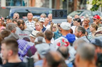 FOTO// Un nou protest în fața Procuraturii Generale. Mii de oameni au cerut eliberarea deputatului Partidului „ȘOR”, Marina Tauber
