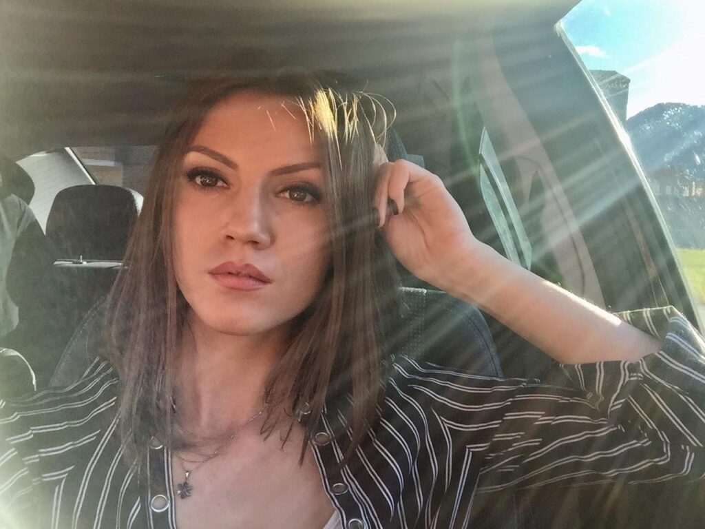 si in spania e criza iar guvernantii sunt criticati. si aici nimeni nu te acuza