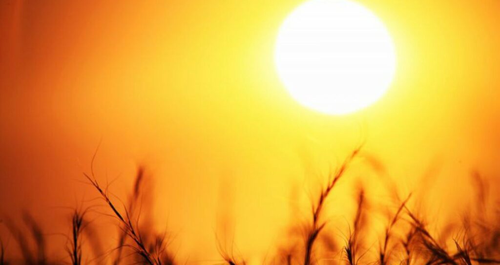 Atenție, vreme caniculară! Sinopticienii prognozează pentru astăzi maxime de până la 36 de grade 2 sinopticienii prognozeaza pentru astazi maxime de pana la 36 de grade