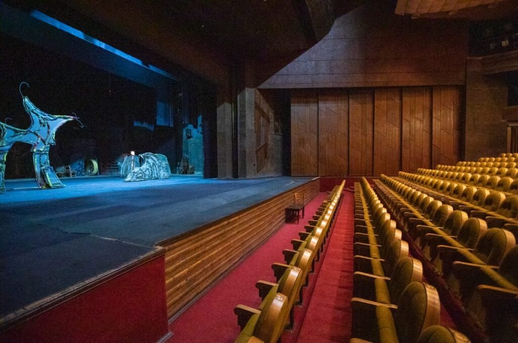 Teatrul Național „Vasile Alecsandri” din Bălți va primi echipament modern de lumină și sunet 1 Teatrul Național „Vasile Alecsandri” din Bălți va primi echipament modern de lumină și sunet