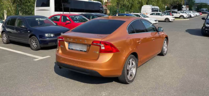 un tanar de 19 ani este cercetat penal dupa ce a rapit un automobil dupa care l a accidentat