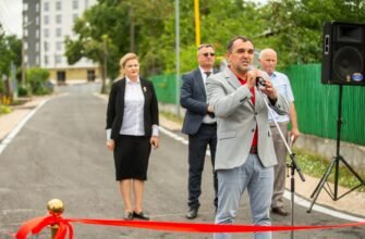 FOTO// Echipa Partidului „ȘOR” continuă să repare drumurile secundare din municipiul Orhei