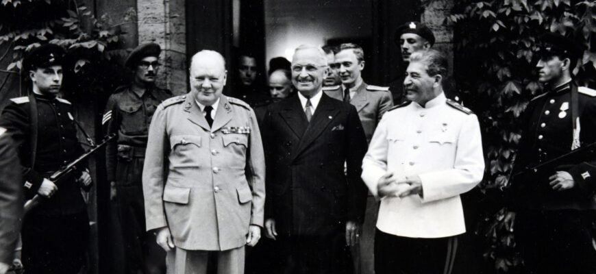 ISTORIE// 8 august 1945 - Sovieticii declară război Japoniei. Invadarea Manciuriei
