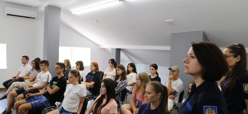 angajatii igsu au desfasurat activitati de orientare profesionala a tinerilor