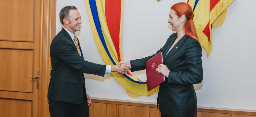 EN-RO// FBI și MAI au semnat memorandum-ul de cooperare, schimb de date și informații