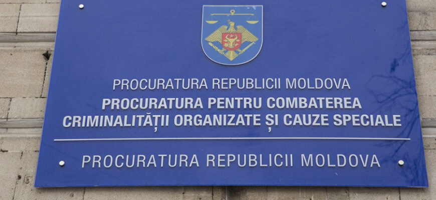 patru moldoveni au fost retinuti la sud pentru facilitarea intrarii ilegale in tara a cetatenilor ucrainei