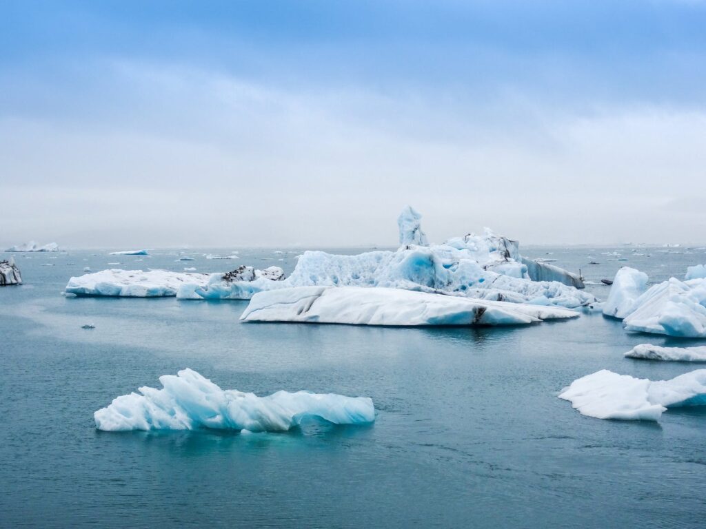 Un sfârșit pe care sigur nu ni-l dorim. 9 efecte devastatoare dacă dispar ghețarii: Fără curent, fără apă, foamete și consecințe economice severe 1 icebergs