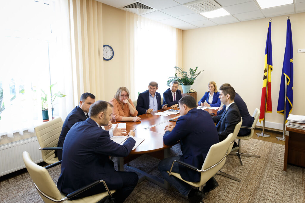 52357205625 8b9ea817dc k