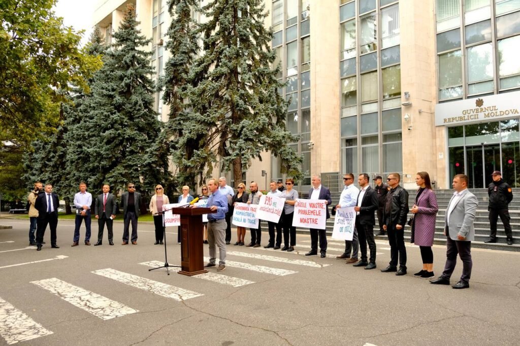 Primarii se revoltă: Guvernul PAS generează probleme și obligă administrația locală să le rezolve 1 Primarii se revoltă: Guvernul PAS generează probleme și obligă administrația locală să le rezolve