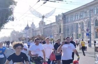 Maratonul protestelor: Alergătorii strigă „Jos Maia Sandu!”, în timp ce se întrec în centrul capitalei
