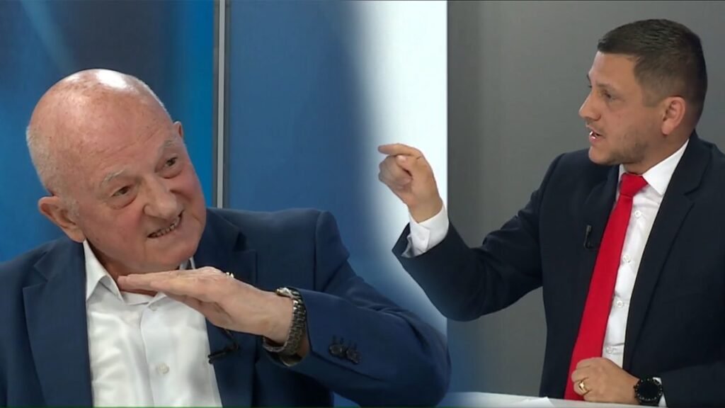 VIDEO// Deputatul PAS, Oazu Nantoi provocat de un consilier de la „ȘOR”, să doneze pensia de 27.000 de lei și să trăiască cu 40.000 de lei primiți de la Parlament 1 VIDEO// Deputatul PAS, Oazu Nantoi provocat de un consilier de la „ȘOR”, să doneze pensia de 27.000 de lei și să trăiască cu 40.000 de lei primiți de la Parlament