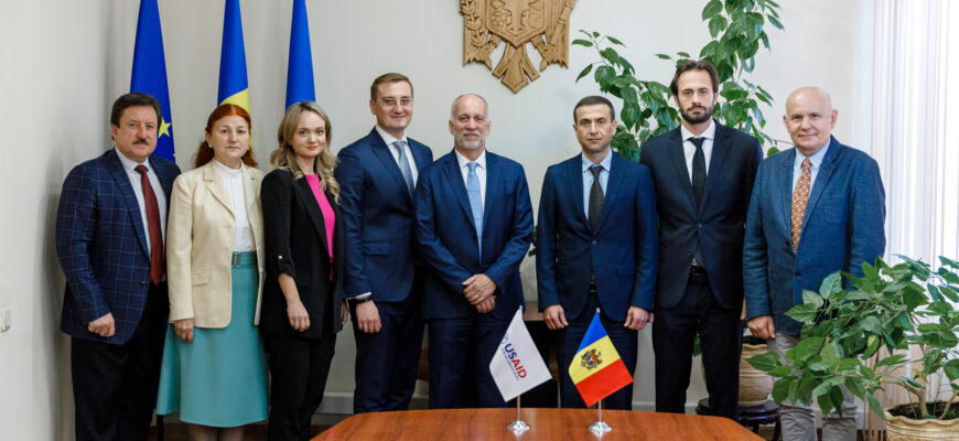 Conducerea Serviciului Vamal a desfășurat o ședință de lucru cu Directorul Programului USAID ,,Reforme Instituționale și Structurale în Moldova” 1 221007 sc sv 2756