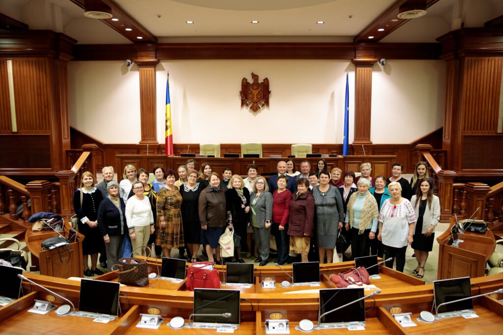 Parlamentul a fost vizitat astăzi de un grup de persoane în etate
