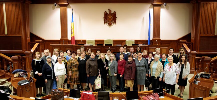 Parlamentul a fost vizitat astăzi de un grup de persoane în etate