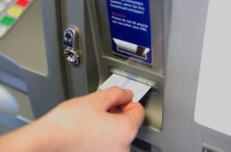 Un bancomat a început să elibereze de două ori mai mulți bani decât i se solicita. A fost nevoie de intervenția Poliției pentru a opri oamenii