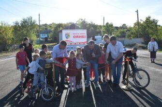 VIDEO// În timp ce PAS asmuță mascații împotriva protestatarilor pașnici, echipa Partidului „ȘOR” continuă să construiască drumuri