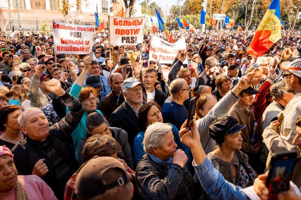 Rezoluția protestului din 9 octombrie: Cerem compensații pentru gaz și electricitate, precum și ajutor unic între 5.000 și 10.000 de lei 1 Rezoluția protestului din 9 octombrie: Cerem compensații pentru gaz și electricitate, precum și ajutor unic între 5.000 și 10.000 de lei