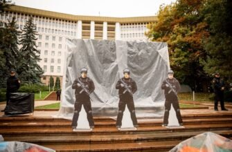 FOTO// Flashmob: Sandu, Grosu și Gavrilița, încadrați în trupele cu destinație specială, care luptă împotriva protestatarilor