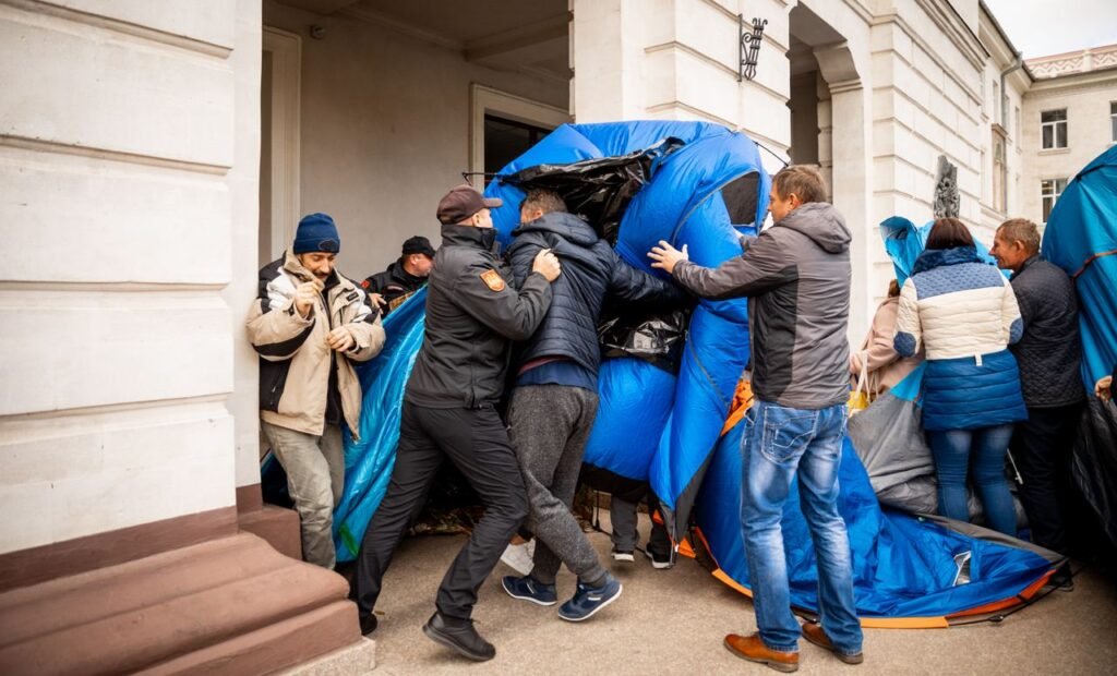 Comunitatea internațională, chemată să ia atitudine față de plasarea repetată în arest a Marinei Tauber și să nu mai tolereze abuzurile guvernării PAS 1 Comunitatea internațională, chemată să ia atitudine față de plasarea repetată în arest a Marinei Tauber și să nu mai tolereze abuzurile guvernării PAS