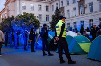 Partidul ȘOR: Poliția continuă să ridice abuziv corturile din fața Procuraturii Generale