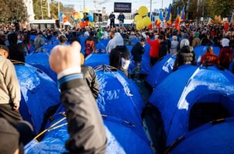 FOTO// Protest în semn de protest. Alte 67 de corturi au fost instalate pe bulevardul Ștefan cel Mare