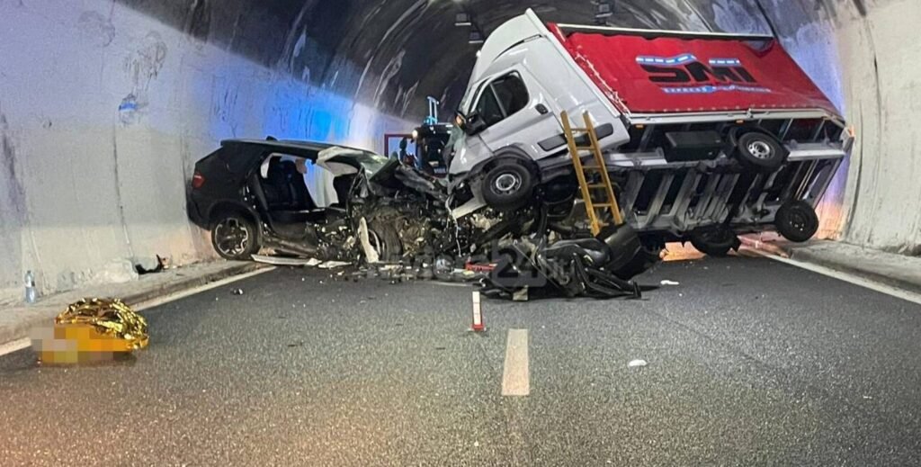 FOTO// Un moldovean a decedat în Italia după ce un BMW a intrat pe contrasens pe autostradă