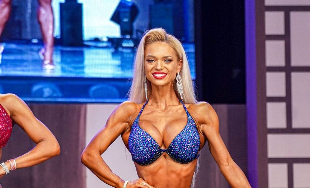 FOTO// O româncă în vârstă de 28 de ani este noua Campioană Mondială la Fitness 4 screenshot 2 19
