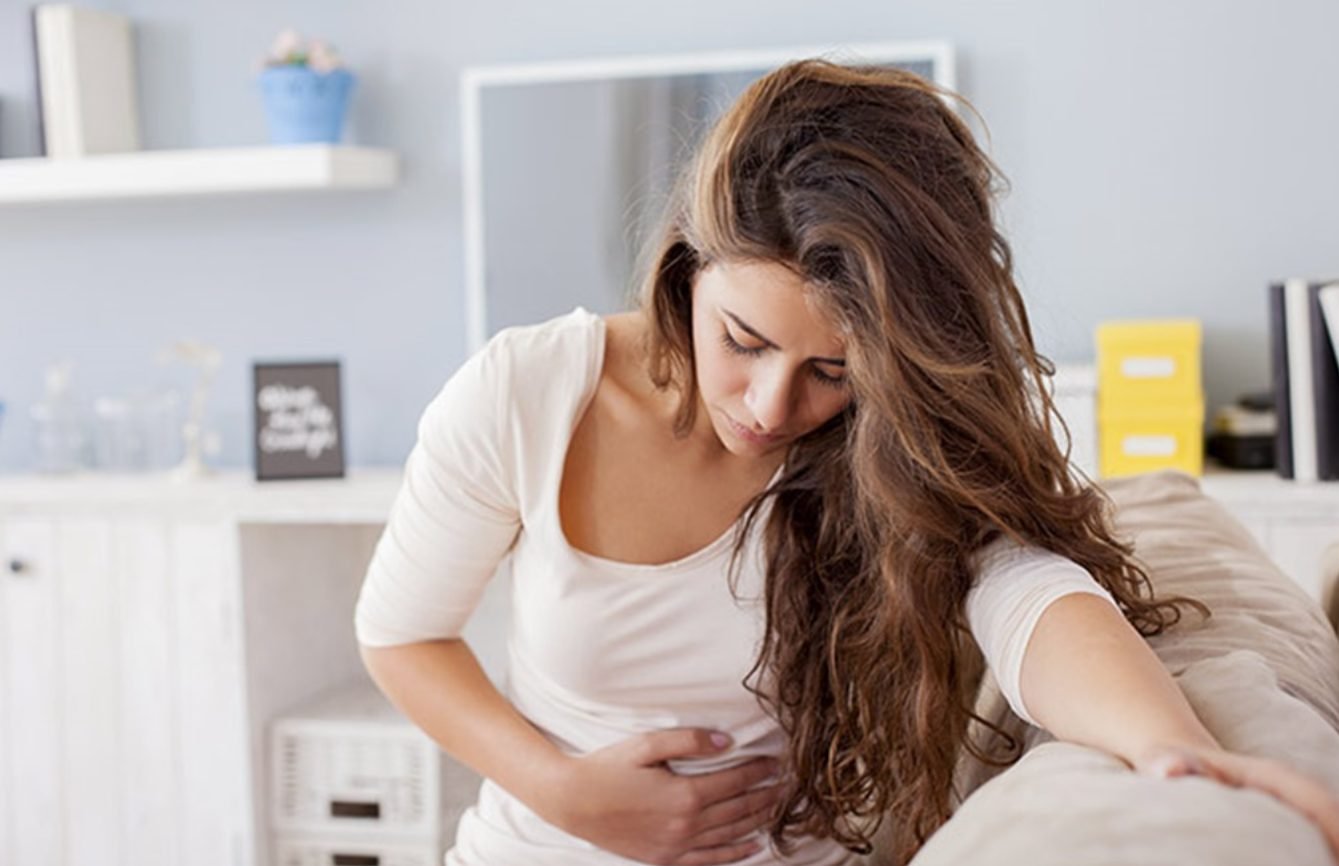 Bacteria care afectează doi din trei oameni și provoacă probleme digestive. Remedii naturiste