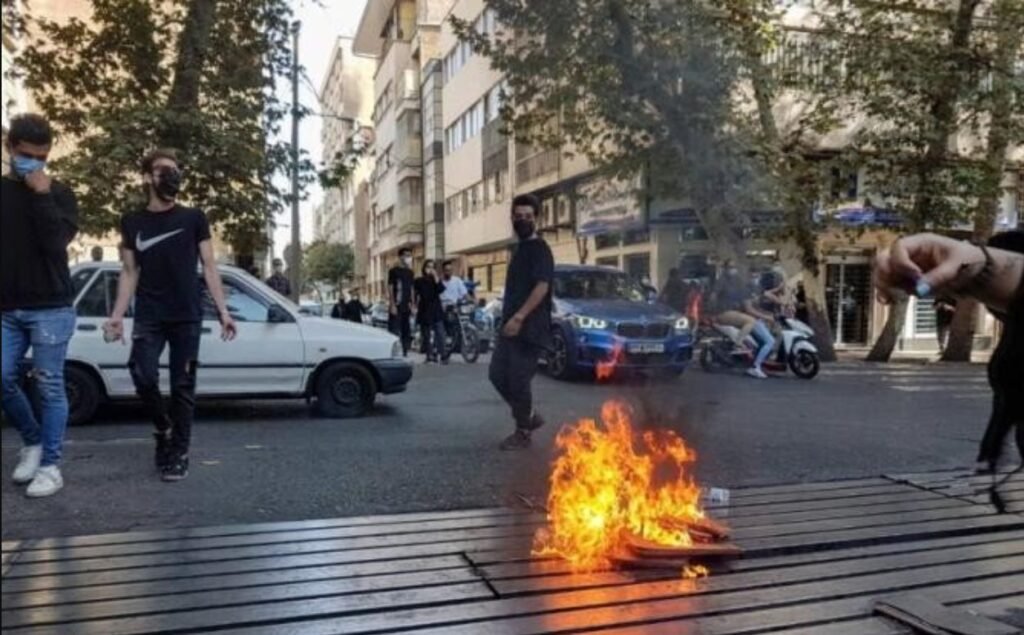 Iranul dă în judecată Instagram și WhatsApp pentru instigare la proteste 1 Iranul dă în judecată Instagram și WhatsApp pentru instigare la proteste