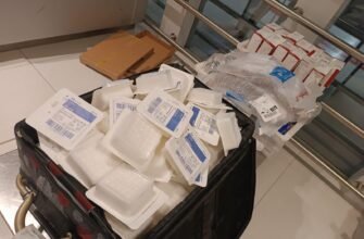 Medicamente și țigări, dosite în vederea transportării ilicite, au depistat vameșii de la Aeroportul Internațional Chișinău