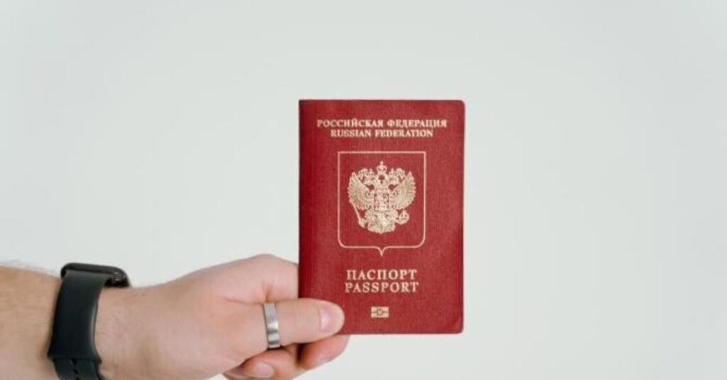 Rusia a eliberat 80.000 de paşapoarte cetățenilor din zonele anexate din Ucraina