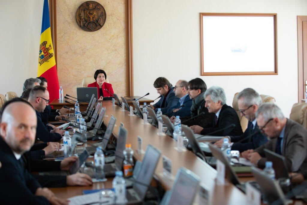 Șase veterani vor primi ajutor din partea statului pentru procurarea sau renovarea locuinței